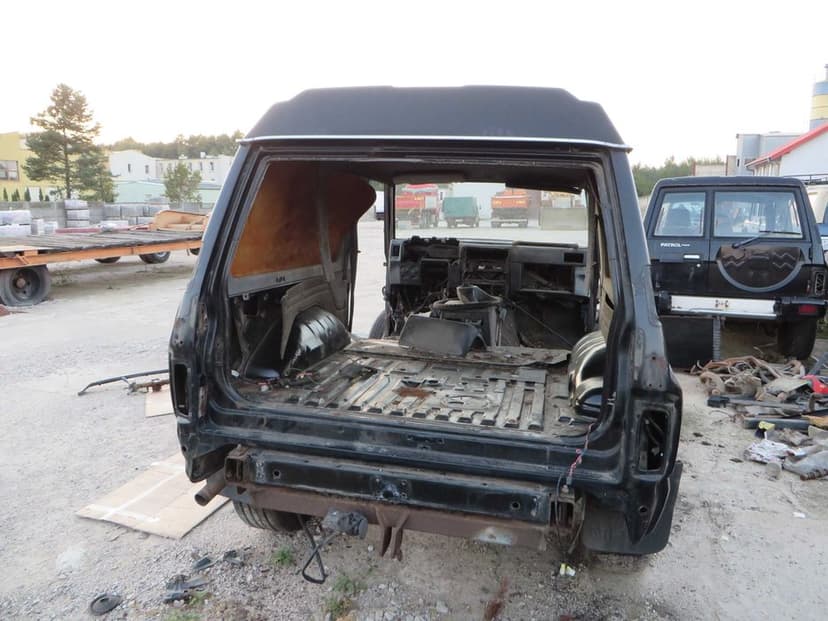 Nissan Patrol Y60 - nadwozie /szkielet/ stan bdb., dokumenty