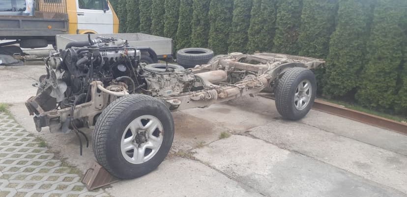 Toyota Land Cruiser 100 4,2 TD 1999 podwozie rama dokumenty