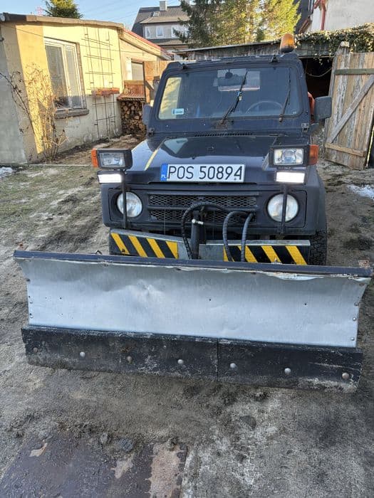 Samochód do odśnieżania Suzuki Samurai
