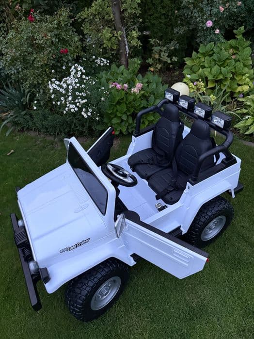 Samochód elektryczny dla dzieci Toyota Land Cruiser