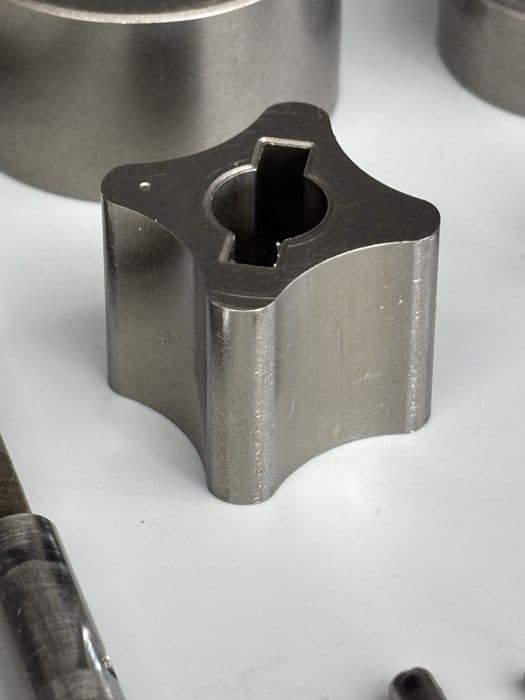 Pompa Oleju KTM SXF250/350 R 16-22 HUSQVARNA FC GAS MC250F R 21-23