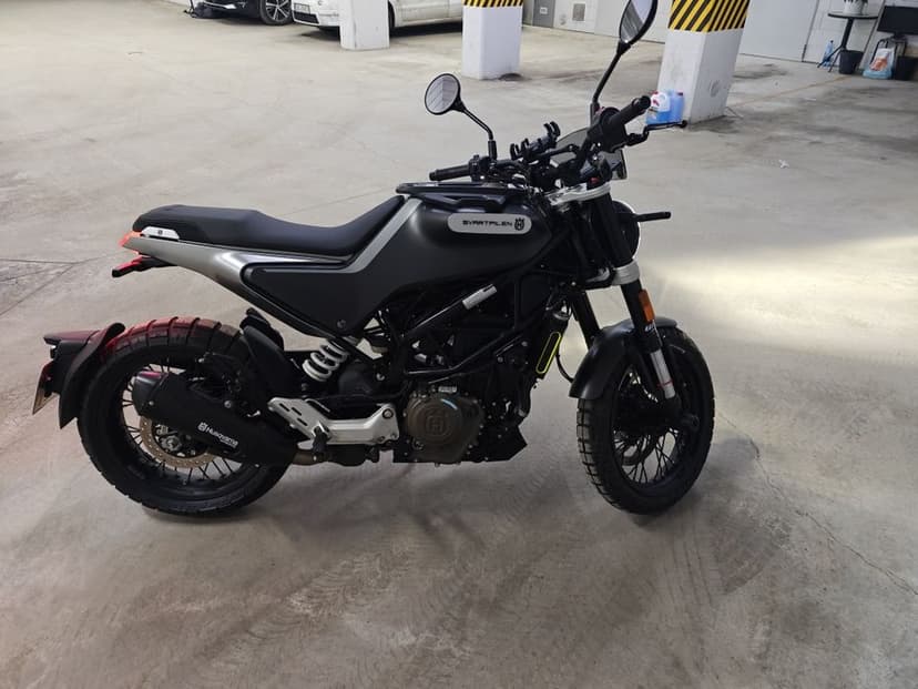 Husqvarna svartpilen 401/125#ktm#duke#390/125#kat. B