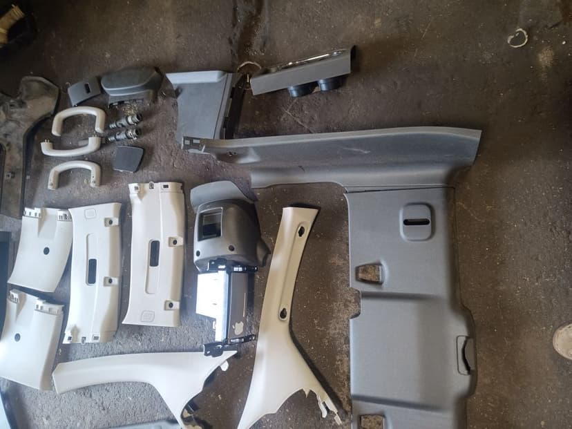 Plastiki wnętrza Nissan Navara D40 oryginał Europa