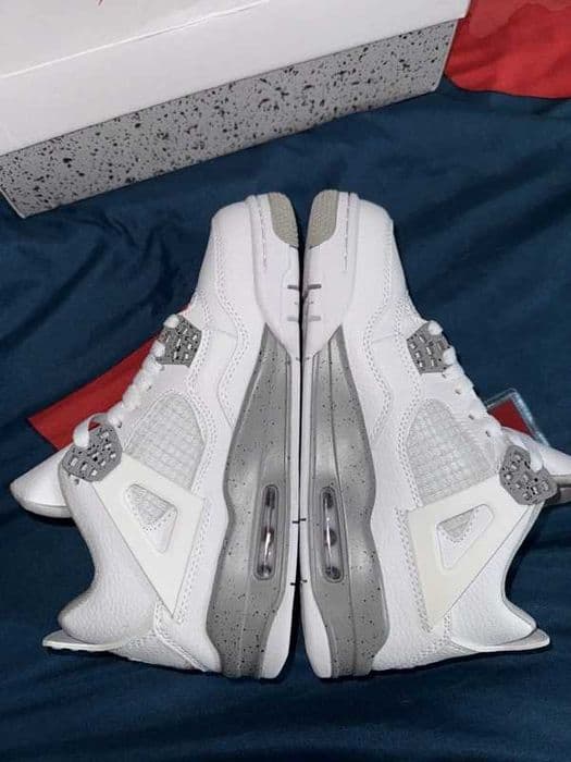 Buty sportowe Jordan_4_Retro_White_Oreo R.43