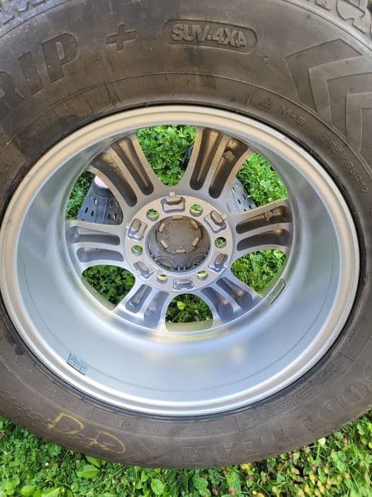 Oryginalne alufelgi(17cali) Toyota Land Cruiser+ dwa komplety opon.