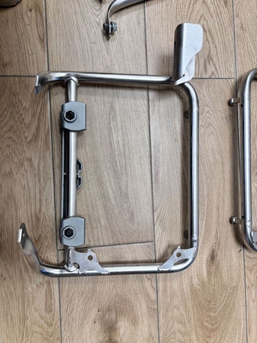 Oryginalny stelaż kufry boczna HONDA CRF 1100 Africa