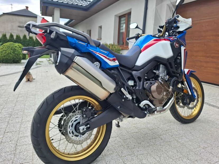 Honda CRF 1000 L Africa Twin niski przebieg, manual, oryginał, kufry, bezwypadkowy