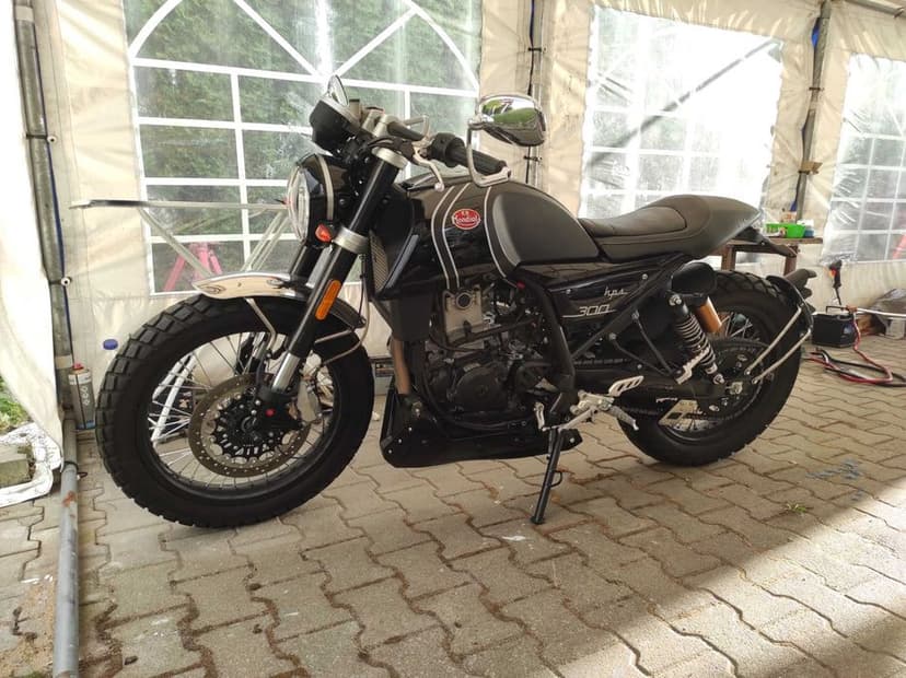 FB Mondial HPS 300S stan jak nowy, 720 km, zarejestrowany, cafe racer