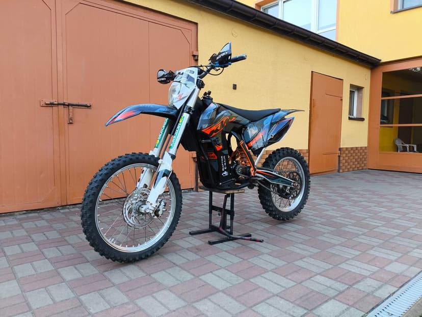 - 12 % Elektryczny KTM 26KW QS138 90H V3 + ND72680 AKU LG 72V 61Ah