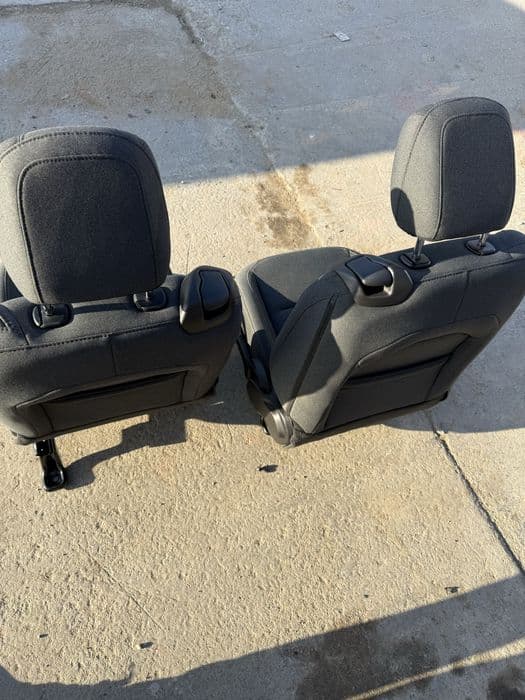 Fotele przód 2D USA Jeep wrangler JL 23-26r nowy model