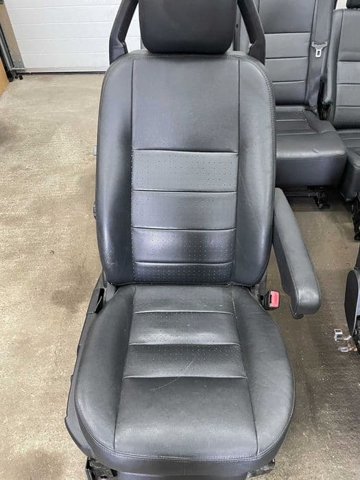 Fotele KPL 3 Rzędy Grzane Wentylowane Skóra Land Rover Discovery III