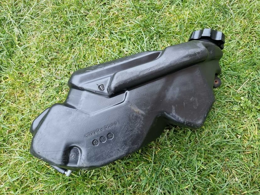 Zbiornik paliwa bak Kawasaki KX 125 / 250 r. 92-93 stan BDB