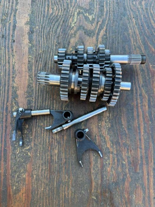 skrzynia biegow ktm sx 125 / 150 / 200 r 98-15 wodziki kompletna