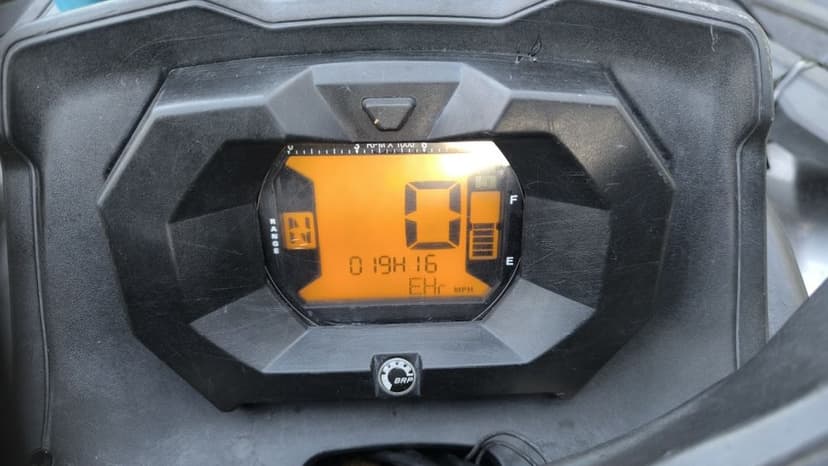 Can AM Outlander 1000 quad zarejestrowany