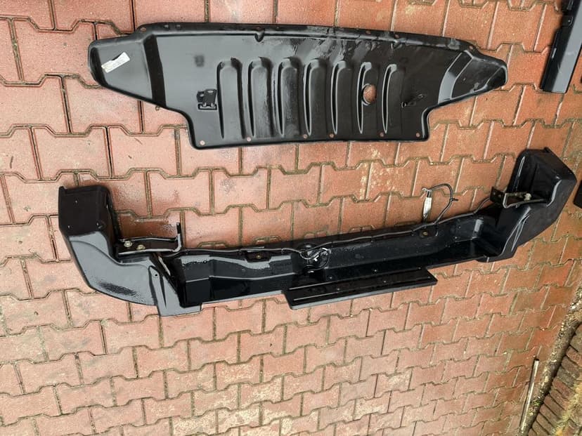 Przedni i tylny zderzak jeeb wrangler shara 2014