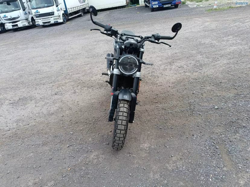 Husqvarna Svartpilen 125