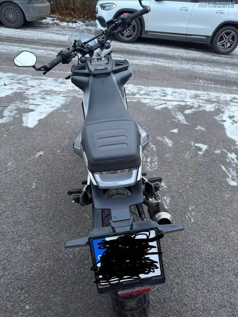 Husqvarna Svartpilen 125