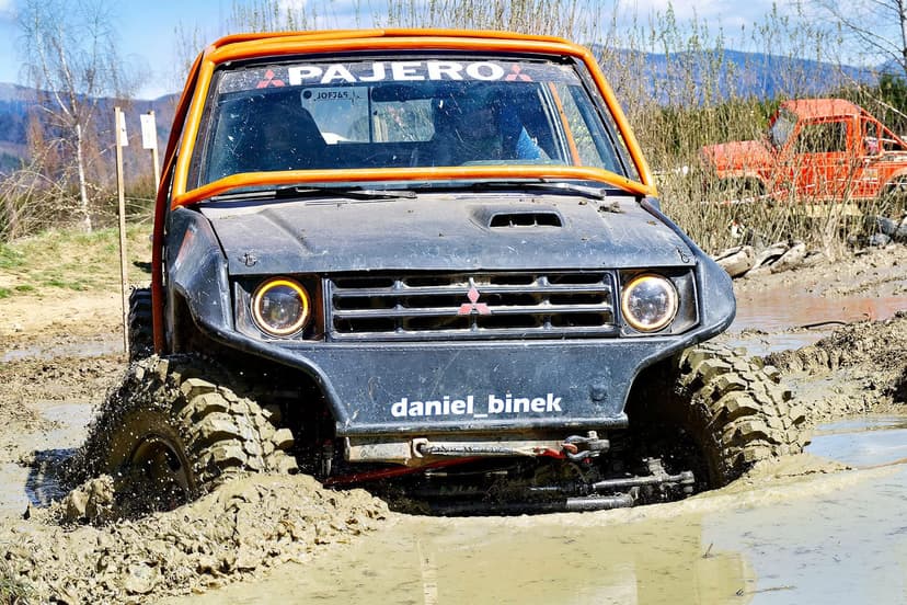 Mitsubushi pajero m57