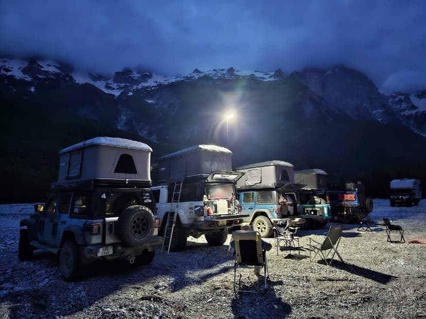 LED světlo offroad a camping