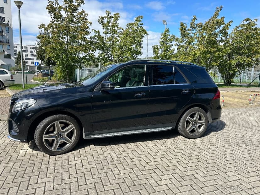Mercedes-Benz GLE 500 4MATIC SUV, 2016, plná výbava