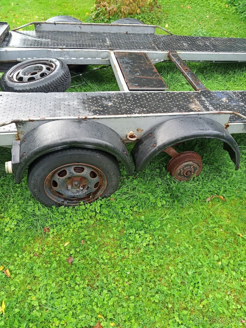 Prodám podvalník na auta dvounápravový