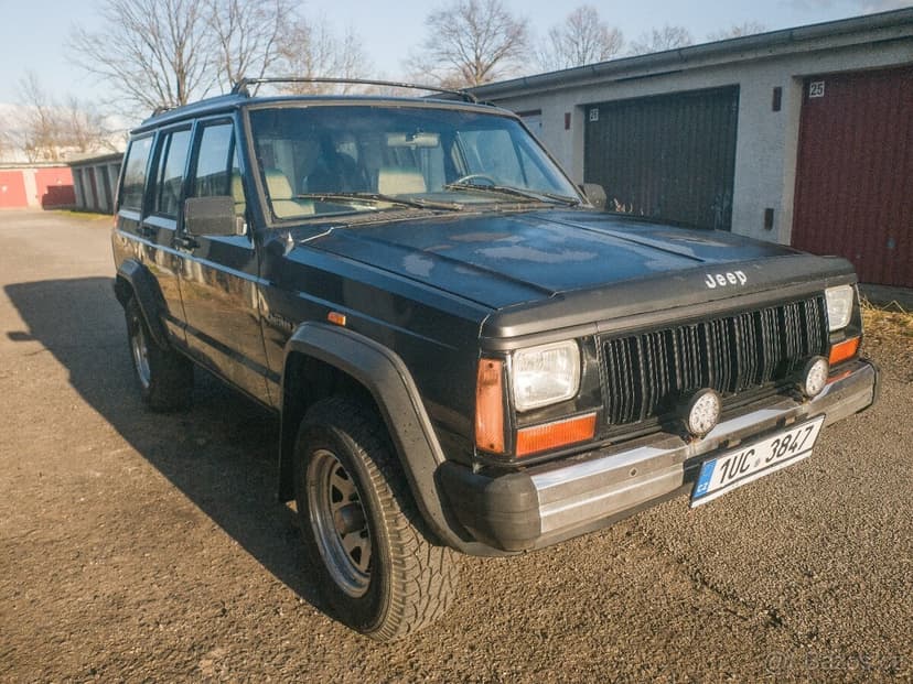 Jeep Cherokee XJ 2.5i 4x4