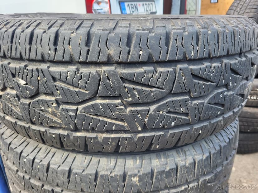 265 65 17" Bridgestone