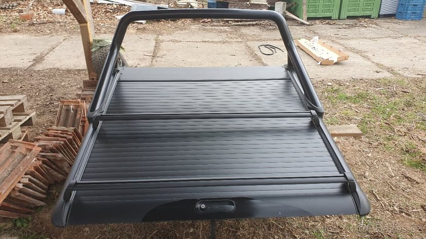 TOYOTA HILUX DC alu roleta + rám + příčníky