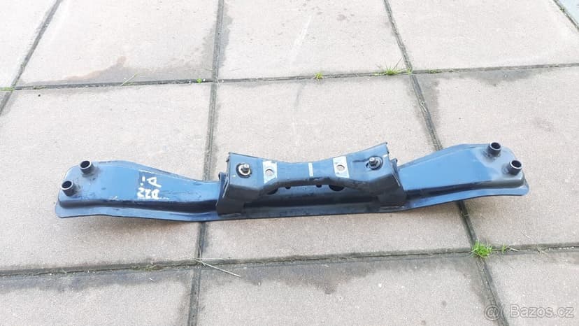 Nissan Navara D22 –Příčka převodovky