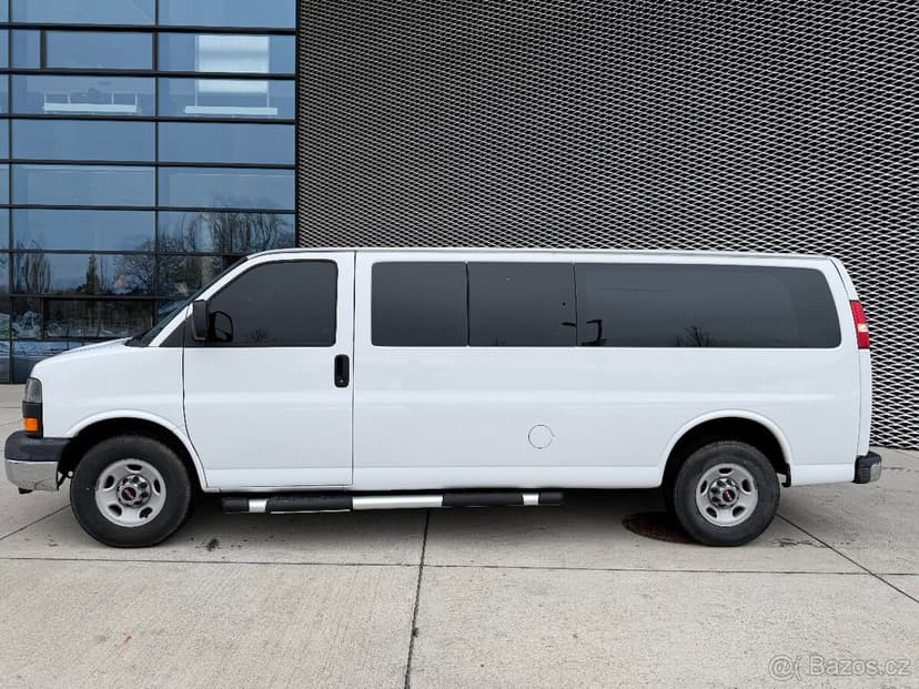 GMC SAVANA 6.0 V8, Maxi, minibus, 8 míst, 57 700 km, 2014
