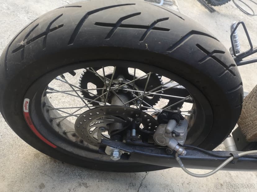 Malaguti XSM 125 Supermoto, díly