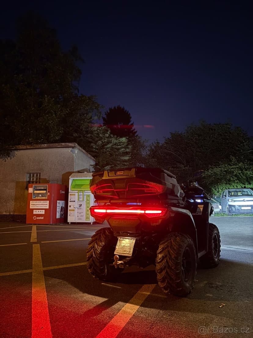 Čtyřkolka CFMOTO Gladiator X520 EPS – Euro5, černá, zánovní