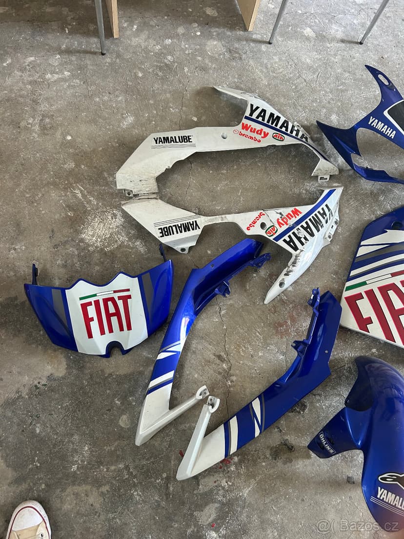 Prodám sadu kapot na Yamaha YZF R1 2008 (RN19)