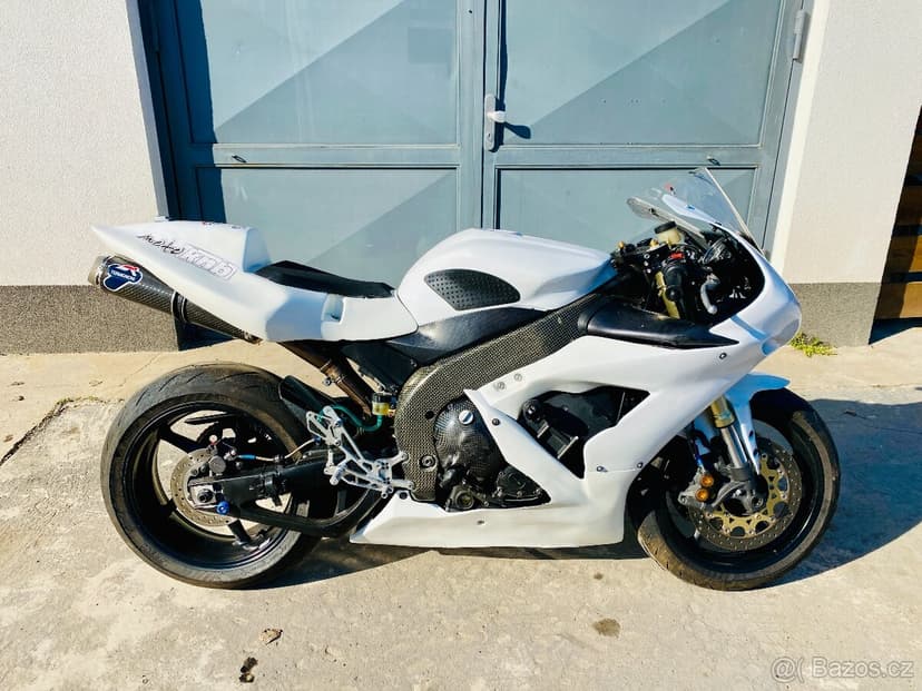Yamaha YZF-R1, okruhovka možnost splátek a protiúčtu