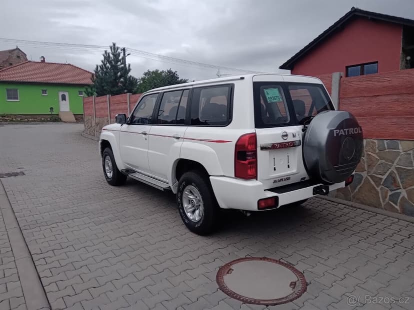 Nissan Patrol Safari 4x4,R6 4,8 Benzin, 180 kW,manuál, Nový