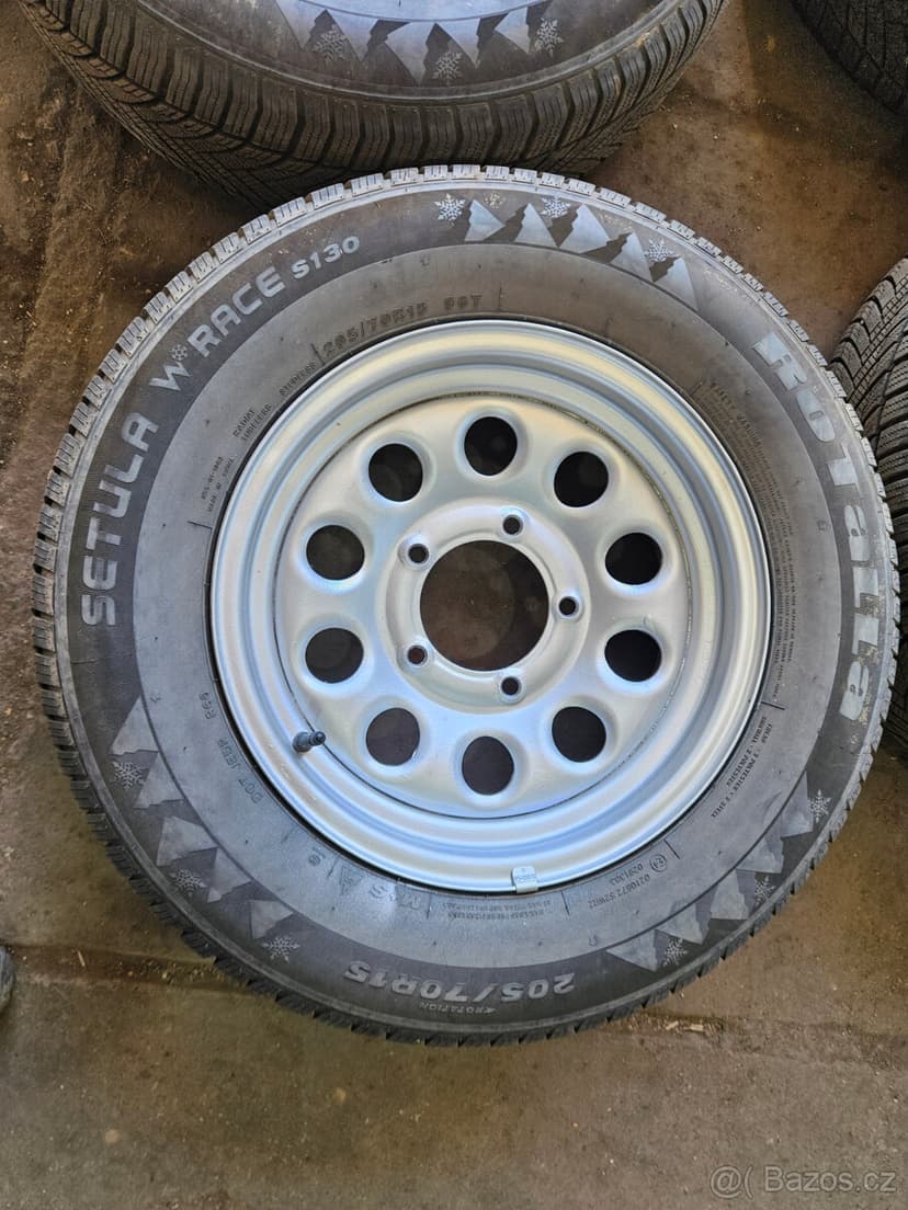 Sada disku 5x139,7mm s pneu 205/70/15 - Jimny