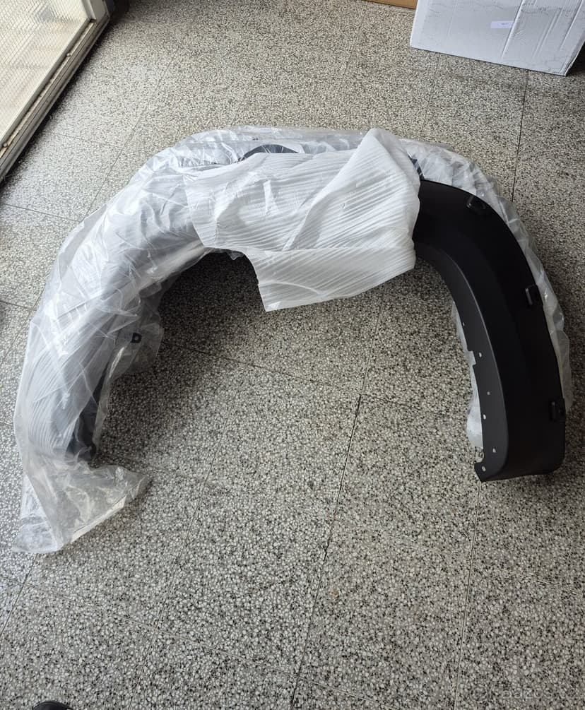 Lemy na blatníky Volkswagen Amarok - nové, top kvalita