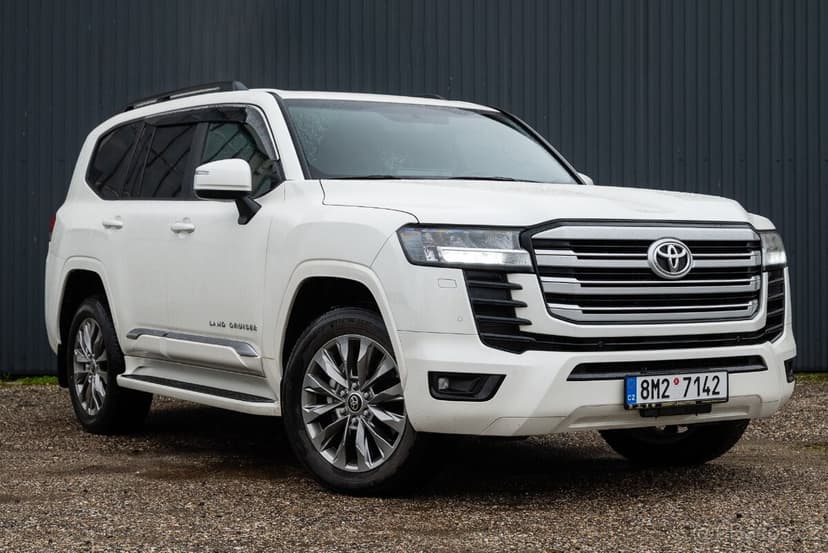 Toyota Land Cruiser 300 / 3.5l V6 Benzin 2024 /500km sDPH