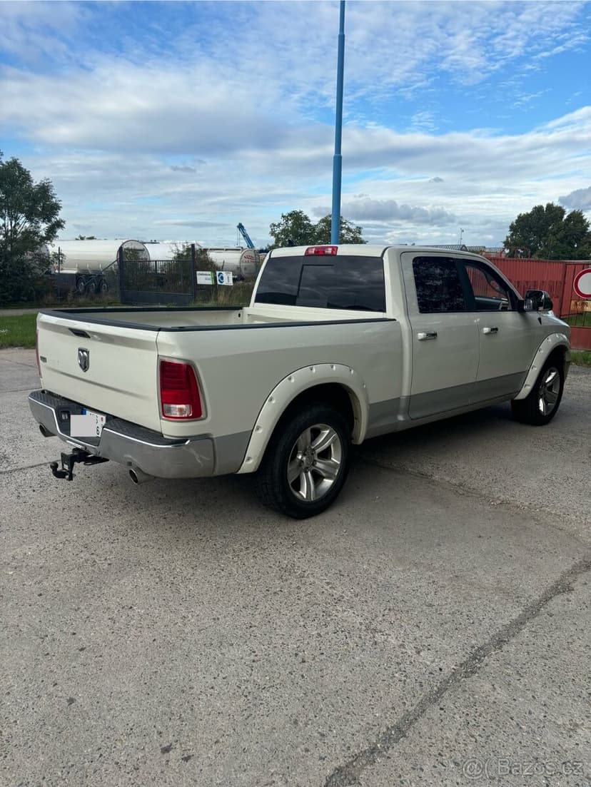 Dodge RAM 1500 Laramie 6míst DPH