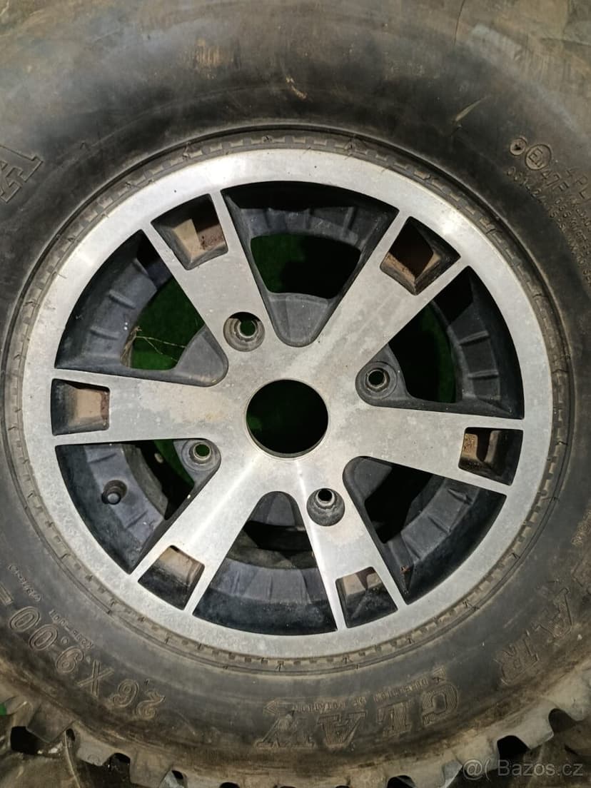 Kola can-am outlander