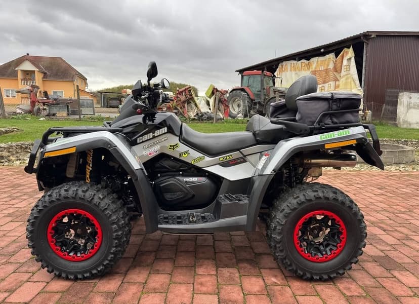 Čtyřkolka Can-Am Outlander MAX 800R XT-P