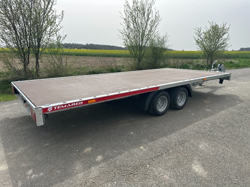 Přívěsný vozík Tema