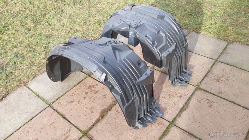 Nissan Navara D40 plastové  podběhy