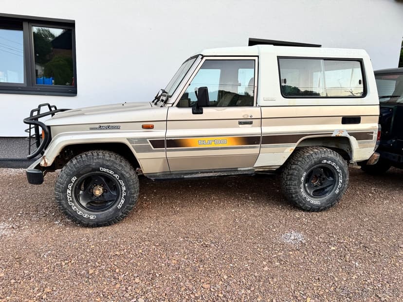 Toyota land cruiser 73 2.4 td 63kw