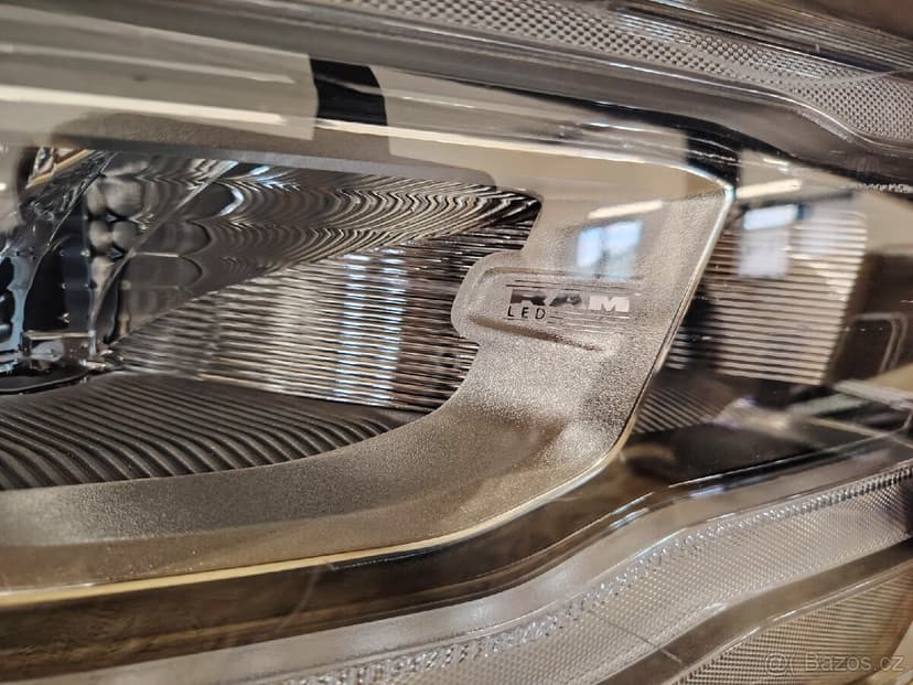 Přední světlo RAM 1500