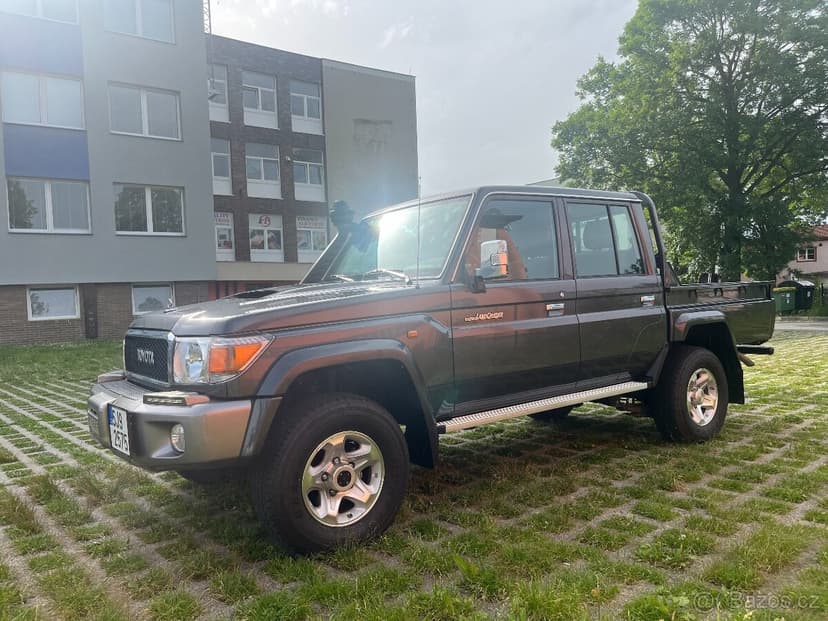 Toyota Land Cruiser 79