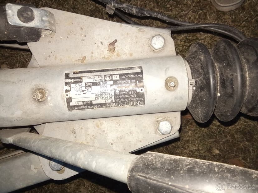 Autoprepravnik kára na auta Agados Adam