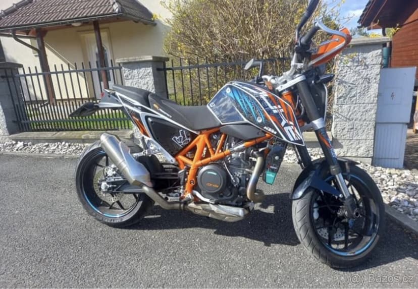 KTM DUKE 690 - ROK BAGAROS