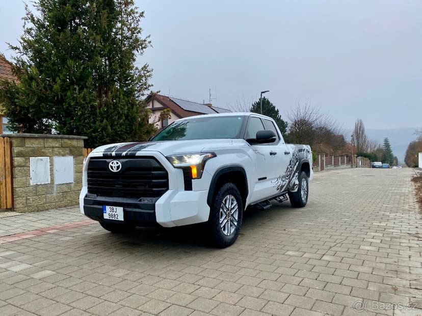 Toyota Tundra 3.5 SR5 4x4 Biturbo automat, rok 2022, 19 tkm
