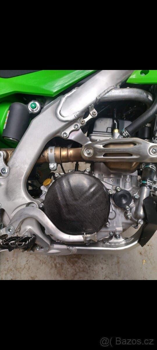 Karbonový kryt zapalování a spojky na KX450F